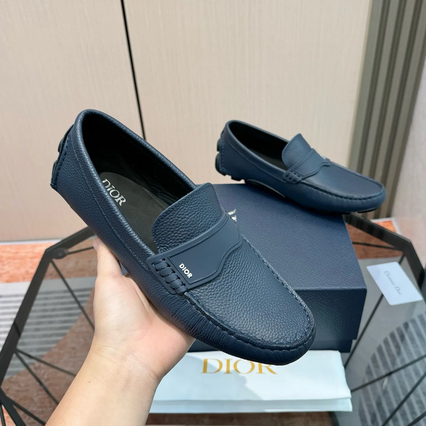 Men's shoes: 580💰 (Niu Li) (Dior Doudou shoes) Exclusive new model Official website new model The upper is made of high-quality imported calf, the color is delicate, and the luxurious texture flows. Tailor-made for exquisite men, creating a noble aura. Delicate and smooth lines. Cowhide lining. Size: 38-44, 45 customized. Outdoor driving shoes for experienced drivers🚗